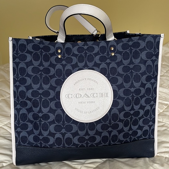 Coach tote and wallet new never used. - Picture 14 of 16